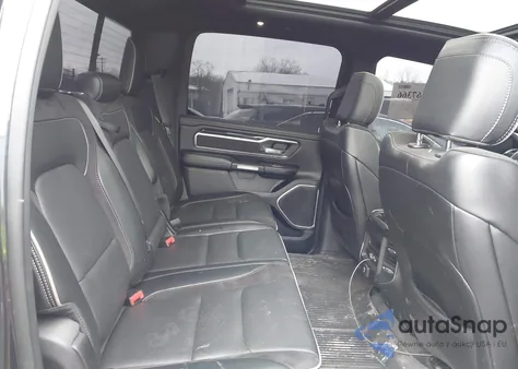 2021 Ram 1500 Laramie 4X4 5'7 Box z USA, uszkodzony, nr VIN 1C6SRFJT2MN788452